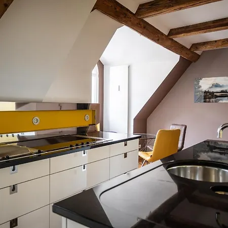 Apartman Grosse Dachgeschosswohnung Im Herzen Von
