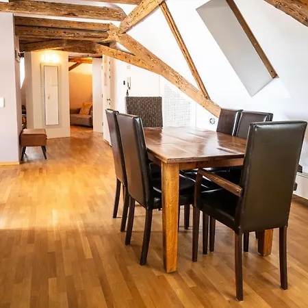 Grosse Dachgeschosswohnung Im Herzen Von * Brégence